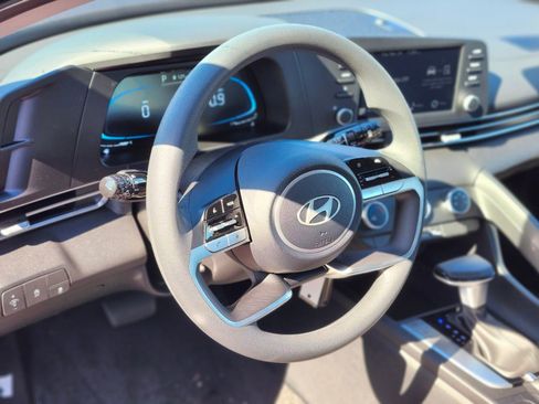New 2026 Hyundai Elantra SE FWD image 19