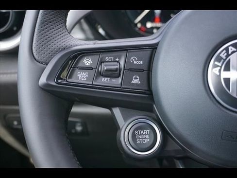 Used 2024 Alfa Romeo Tonale Veloce image 12