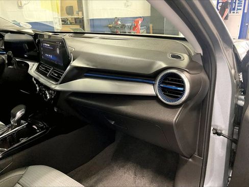Used 2025 Chevrolet Trax LT w/ Driver Confidence Package FWD image 13