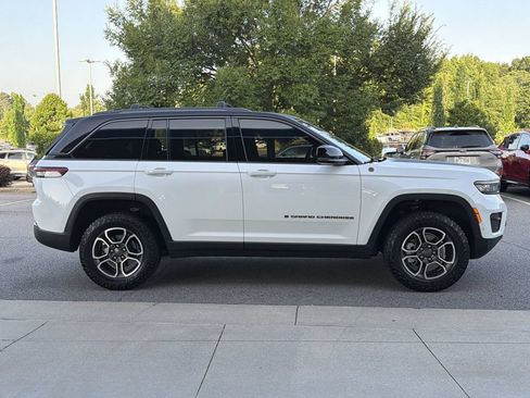 Used 2022 Jeep Grand Cherokee Trailhawk w/ ADV Protech Group II AWD/4WD image 3