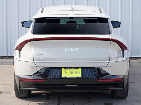 Used 2022 Kia EV6 Wind image 50