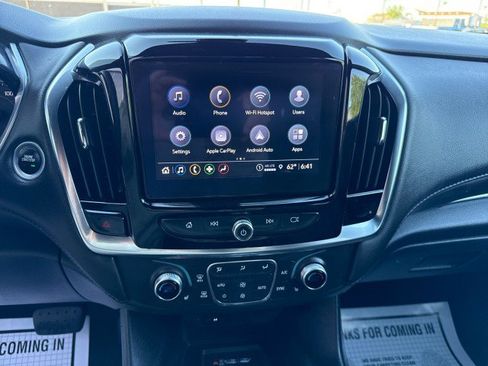 Used 2024 Chevrolet Traverse LT FWD image 19
