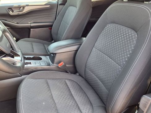 Used 2023 Ford Escape Active AWD/4WD image 3