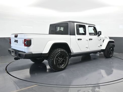 Used 2024 Jeep Gladiator Sport image 6