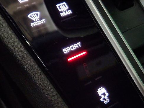 Used 2023 Porsche Cayenne AWD/4WD image 24
