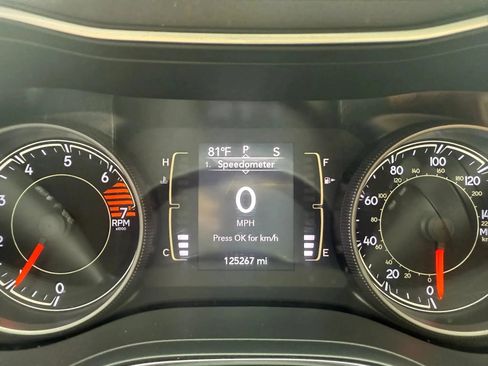 Used 2019 Jeep Cherokee Latitude w/ Popular Appearance Group AWD/4WD image 10