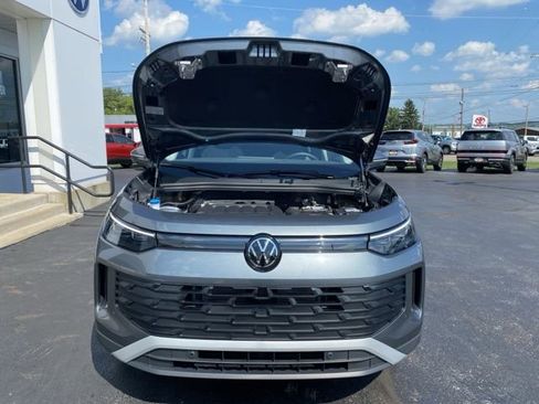 Used 2025 Volkswagen Tiguan S AWD/4WD image 46