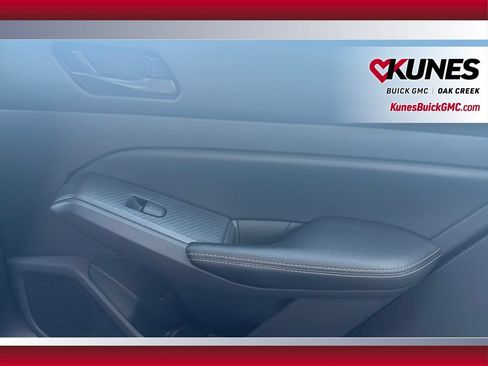 Used 2025 Nissan Altima 2.5 SV FWD image 35