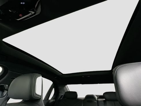 New 2026 BMW 750e xDrive w/ Executive Package image 21