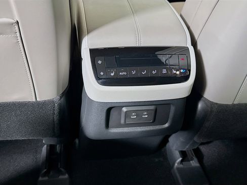 Certified 2026 INFINITI QX60 Luxe w/ Cargo Package image 32