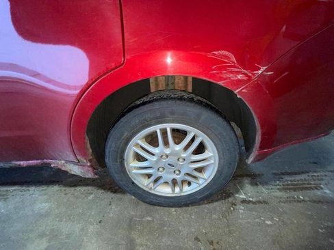 Used 2011 Ford Focus SE w/ 201A Rapid Spec Order Code image 13