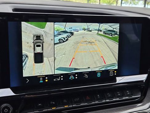 Used 2022 Chevrolet Silverado 1500 ZR2 w/ Technology Package image 18