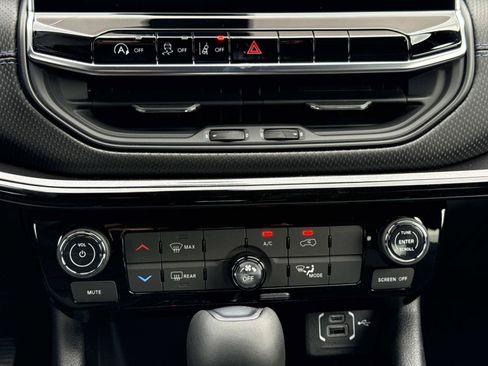New 2026 Jeep Compass Latitude AWD/4WD image 5