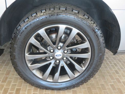 Used 2021 Ford Expedition Max Limited image 8