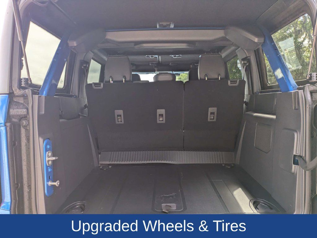 Used 2025 Ford Bronco Badlands AWD/4WD image 13