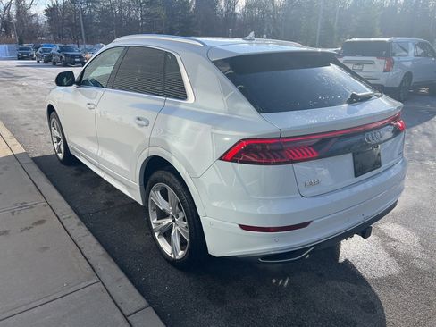 Used 2022 Audi Q8 Premium image 37