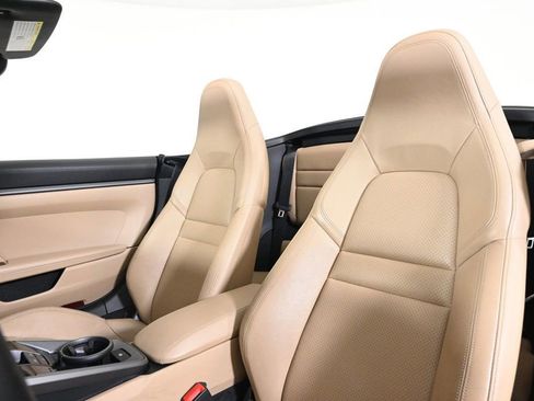 Used 2022 Porsche 911 Carrera image 5