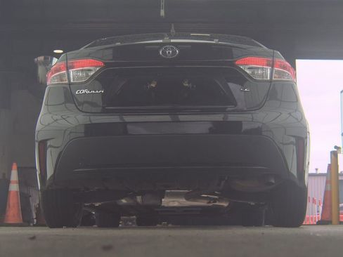 Used 2022 Toyota Corolla LE image 7