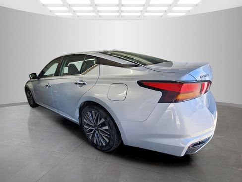 Used 2024 Nissan Altima 2.5 SV FWD image 5