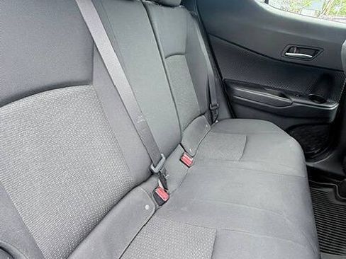 Used 2018 Toyota C-HR XLE FWD image 14
