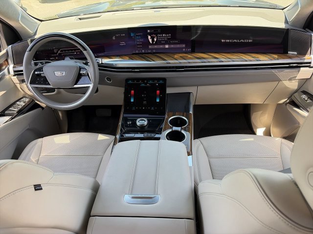 Used 2025 Cadillac Escalade ESV Sport Platinum AWD/4WD image 16