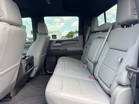 Used 2024 GMC Sierra 1500 SLT w/ SLT Convenience Package AWD/4WD image 11