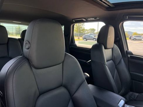 Used 2016 Porsche Cayenne AWD/4WD image 33