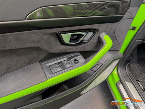 Used 2021 Lamborghini Urus image 26