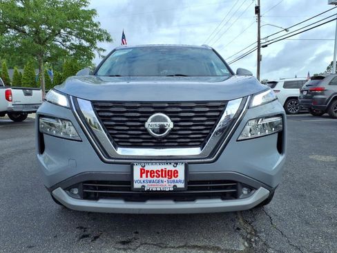 Used 2021 Nissan Rogue SL image 2