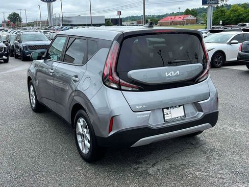 Used 2025 Kia Soul LX w/ LX Technology Package FWD image 26