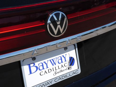 Used 2025 Volkswagen Atlas Cross Sport SE image 20