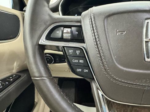 Used 2018 Lincoln Continental Select FWD image 21