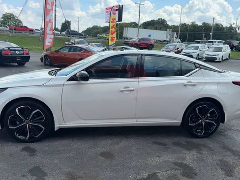 Used 2023 Nissan Altima 2.5 SR w/ SR Premium Package AWD/4WD image 3