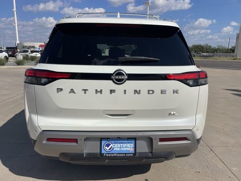 Certified 2023 Nissan Pathfinder SL image 4
