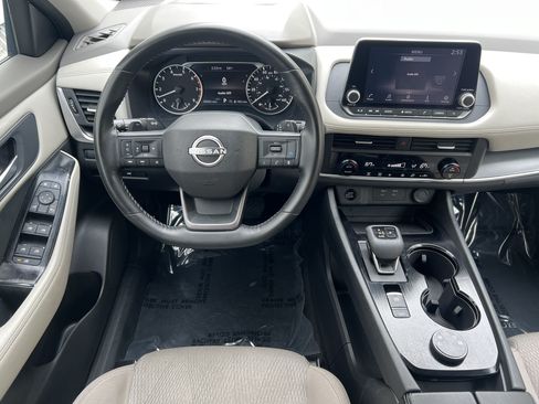 Used 2025 Nissan Rogue SV AWD/4WD image 30