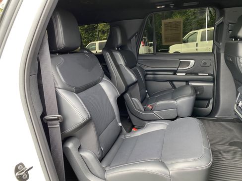 Used 2025 Ford Expedition Max Platinum w/ Stealth Performance Package AWD/4WD image 36