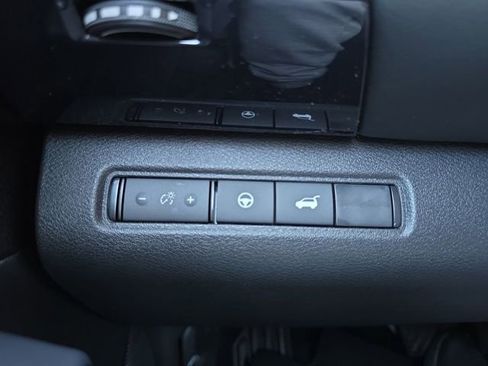 New 2026 Nissan Pathfinder SV image 10