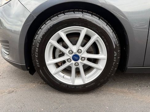 Used 2017 Ford Focus SE FWD image 9