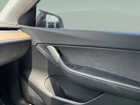 Used 2022 Tesla Model Y Performance AWD/4WD image 12