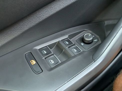 Used 2023 Volkswagen Jetta SE FWD image 13