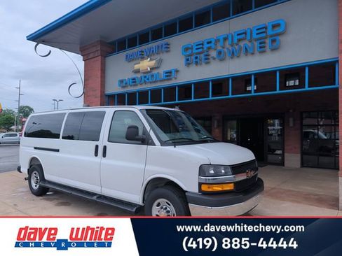 Used 2025 Chevrolet Express 3500 LT w/ LT Preferred Equipment Group RWD image 1
