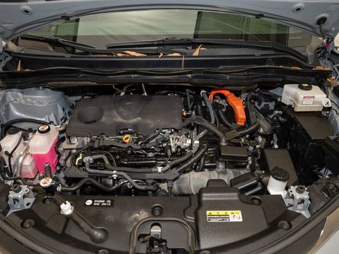 Used 2022 Toyota Sienna XLE Woodland Edition image 22