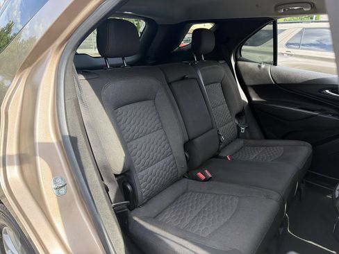 Used 2019 Chevrolet Equinox LT w/ Driver Convenience Package FWD image 21