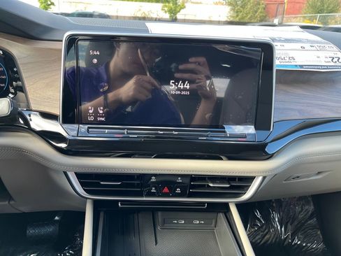 New 2026 Volkswagen Atlas SE image 12