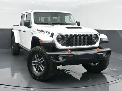 New 2026 Jeep Gladiator Mojave image 2