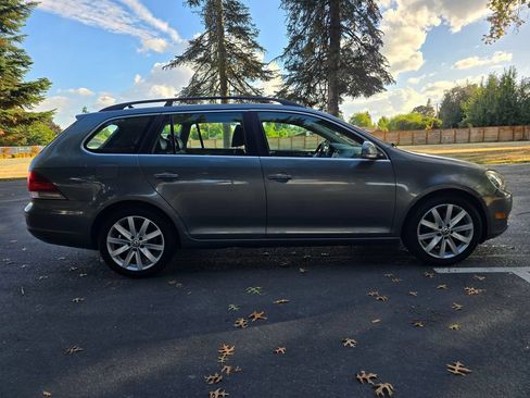 Used 2011 Volkswagen Jetta SE w/ Wheel & Sunroof Pkg FWD image 7