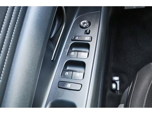 Certified 2025 Hyundai Elantra Sport FWD image 22