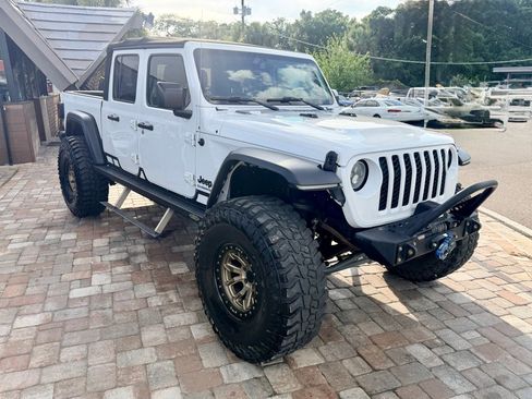 Used 2020 Jeep Gladiator Sport w/ Quick Order Package 24S AWD/4WD image 3