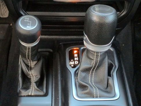 Used 2021 Jeep Wrangler Unlimited Sahara AWD/4WD image 19