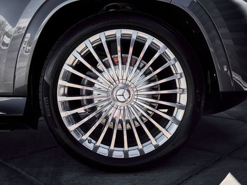 Used 2026 Mercedes-Benz Maybach GLS 600 4MATIC image 23